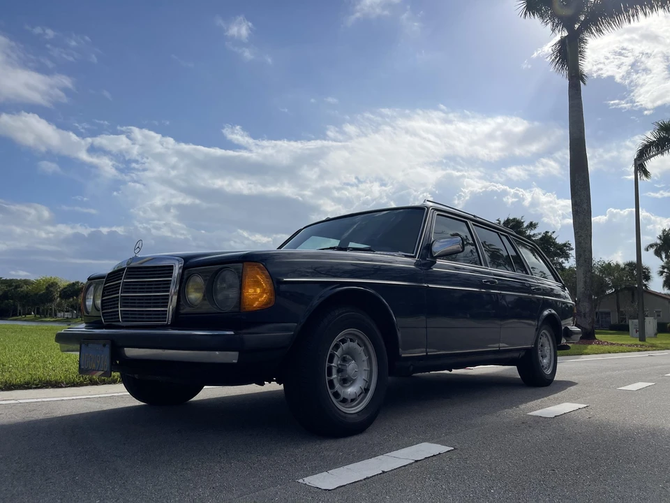 1982 Mercedes-Benz W123 Wagon (S123) - Image 5 of 31