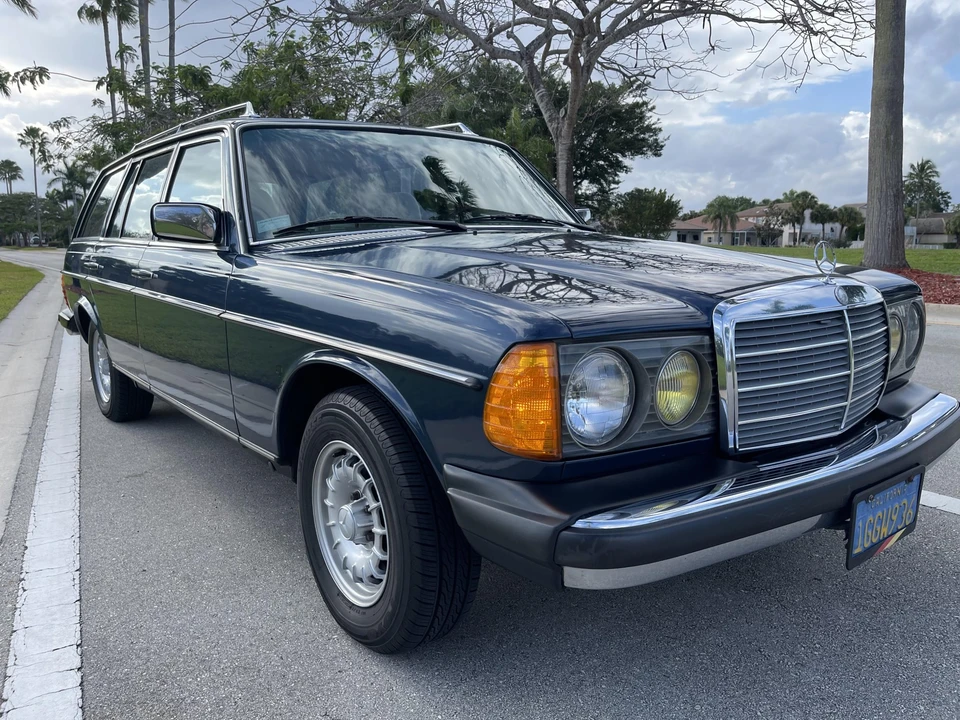 1982 Mercedes-Benz W123 Wagon (S123) - Image 16 of 31