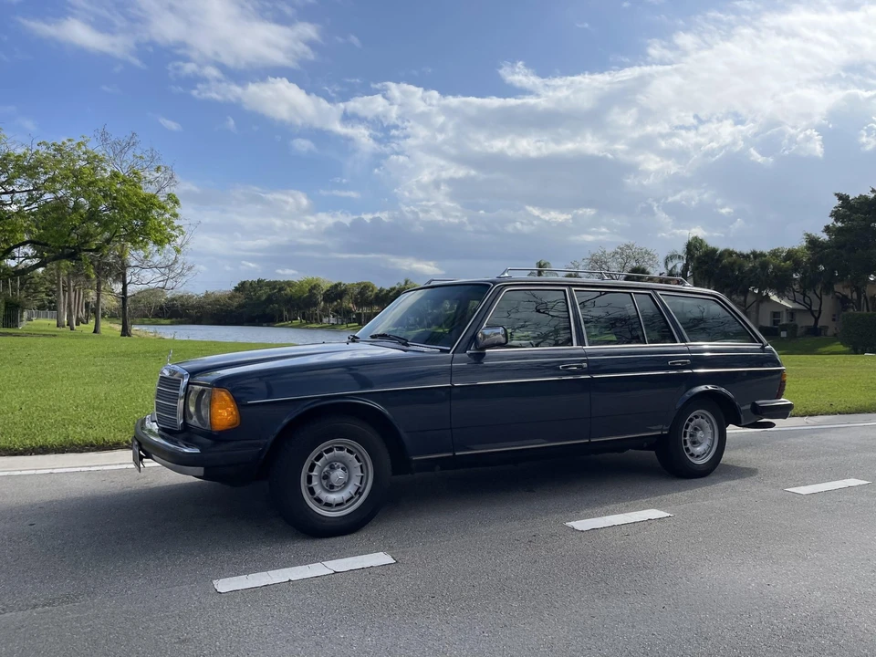 1982 Mercedes-Benz W123 Wagon (S123) - Image 3 of 31