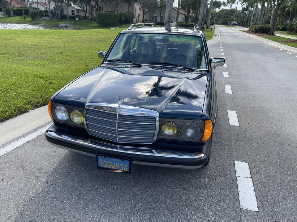 1982 Mercedes-Benz W123 Wagon (S123) - Image 10 of 31