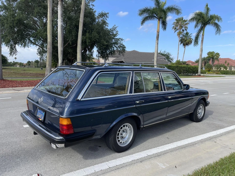 1982 Mercedes-Benz W123 Wagon (S123) - Image 27 of 31