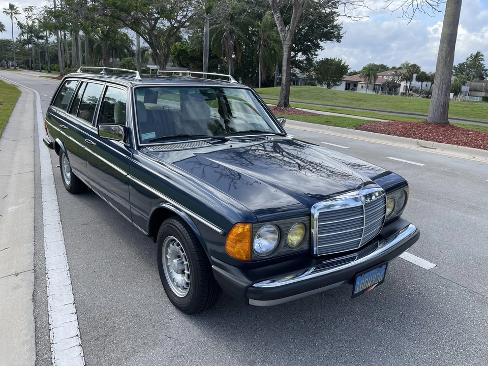 1982 Mercedes-Benz W123 Wagon (S123) - Image 15 of 31