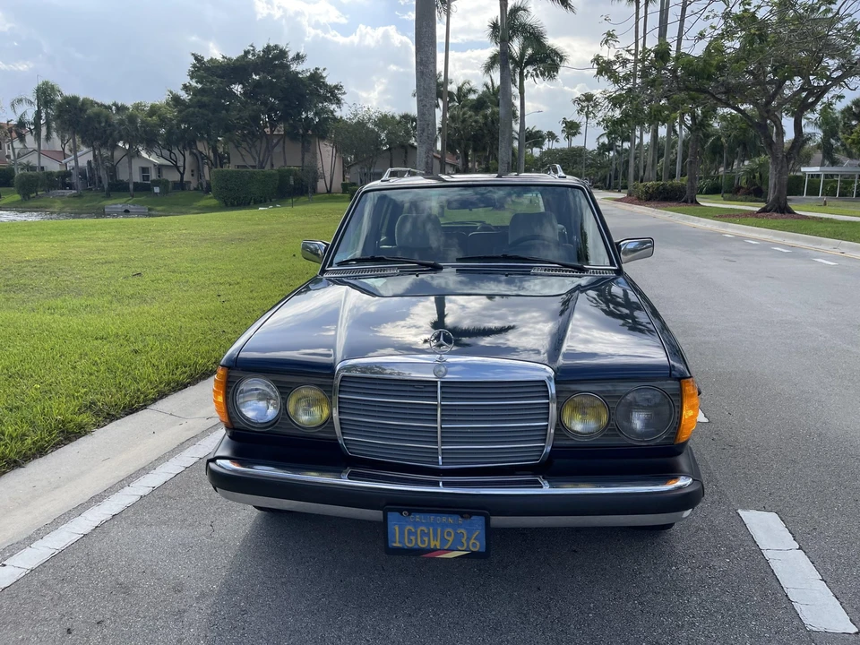 1982 Mercedes-Benz W123 Wagon (S123) - Image 11 of 31