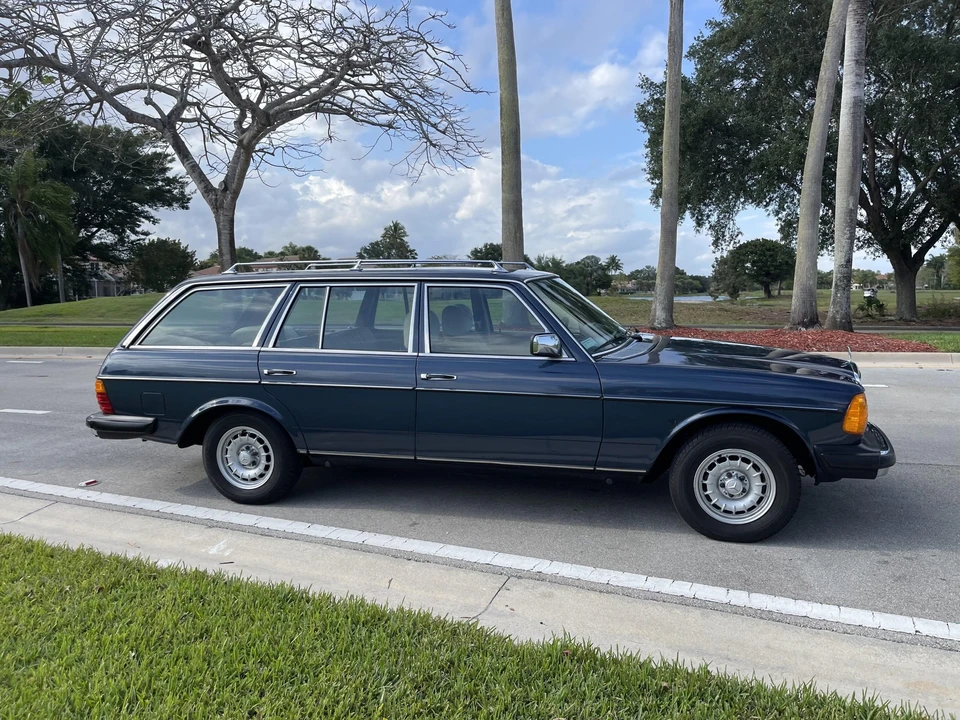 1982 Mercedes-Benz W123 Wagon (S123) - Image 23 of 31