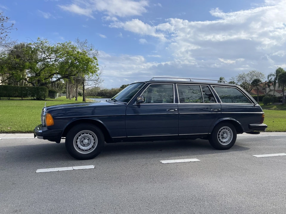 1982 Mercedes-Benz W123 Wagon (S123) - Image 2 of 31