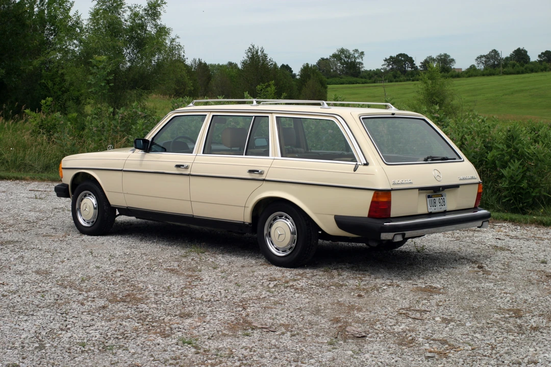 1982 Mercedes-Benz W123 Wagon (S123) - Image 29 of 31