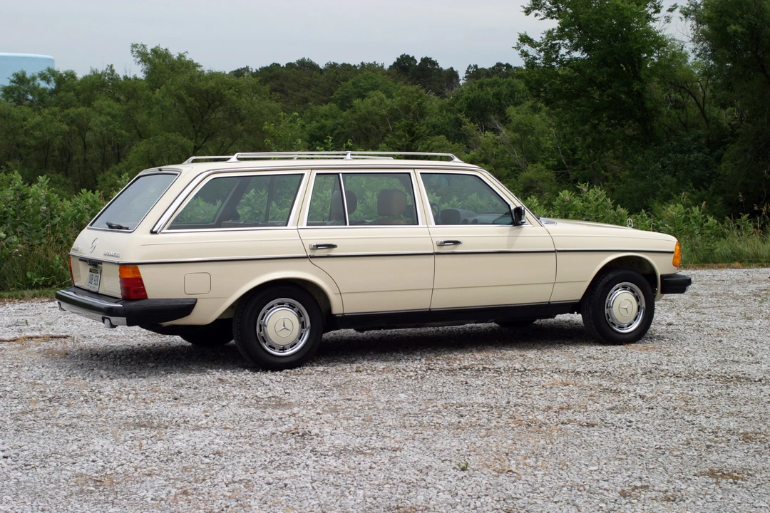1982 Mercedes-Benz W123 Wagon (S123) - Image 22 of 31