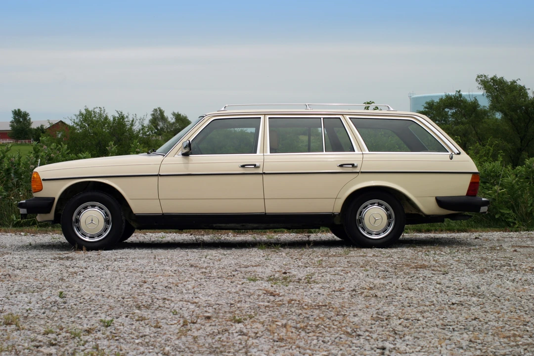 1982 Mercedes-Benz W123 Wagon (S123) - Image 12 of 31