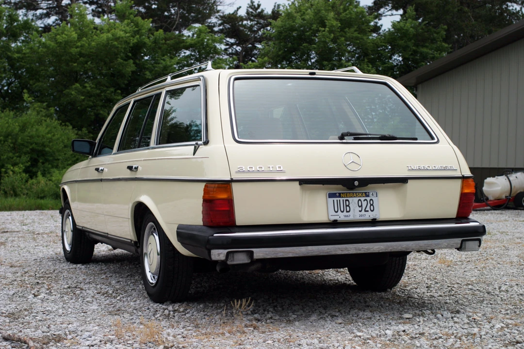 1982 Mercedes-Benz W123 Wagon (S123) - Image 9 of 31
