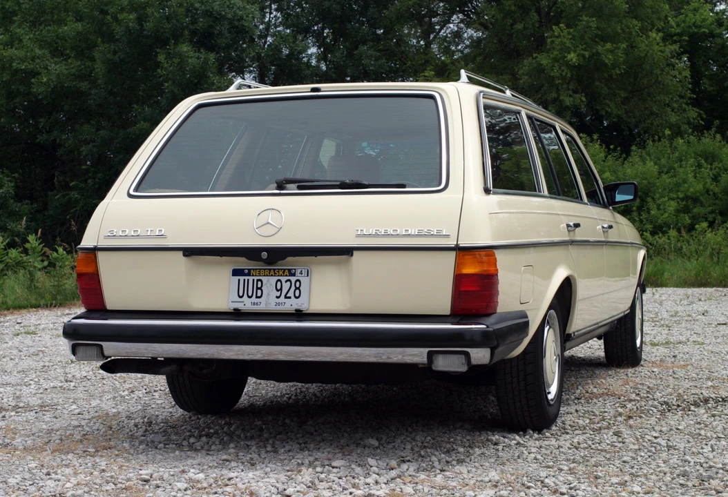 1982 Mercedes-Benz W123 Wagon (S123) - Image 7 of 31