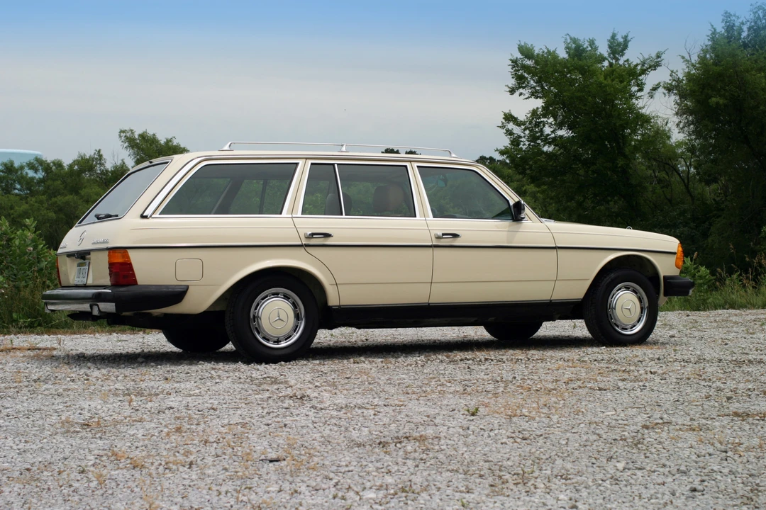1982 Mercedes-Benz W123 Wagon (S123) - Image 5 of 31