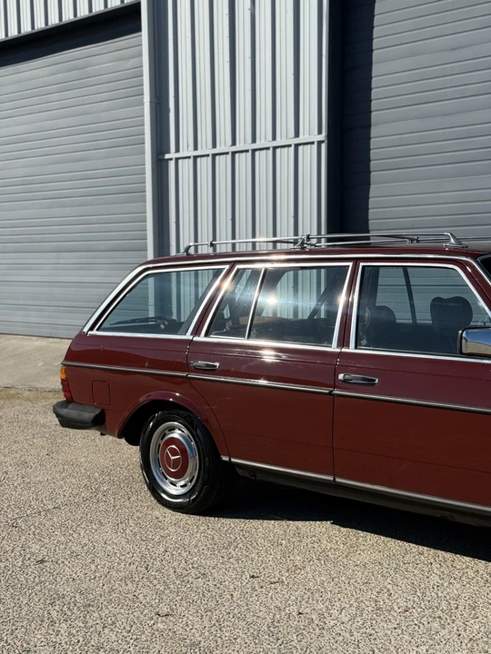 1982 Mercedes-Benz W123 Wagon (S123) - Image 30 of 31