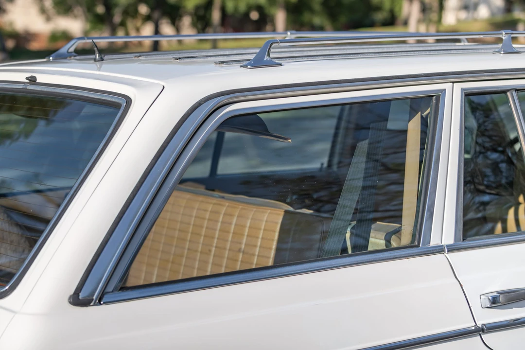 1982 Mercedes-Benz W123 Wagon (S123) - Image 28 of 31