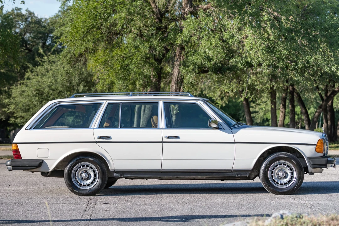 1982 Mercedes-Benz W123 Wagon (S123) - Image 4 of 31