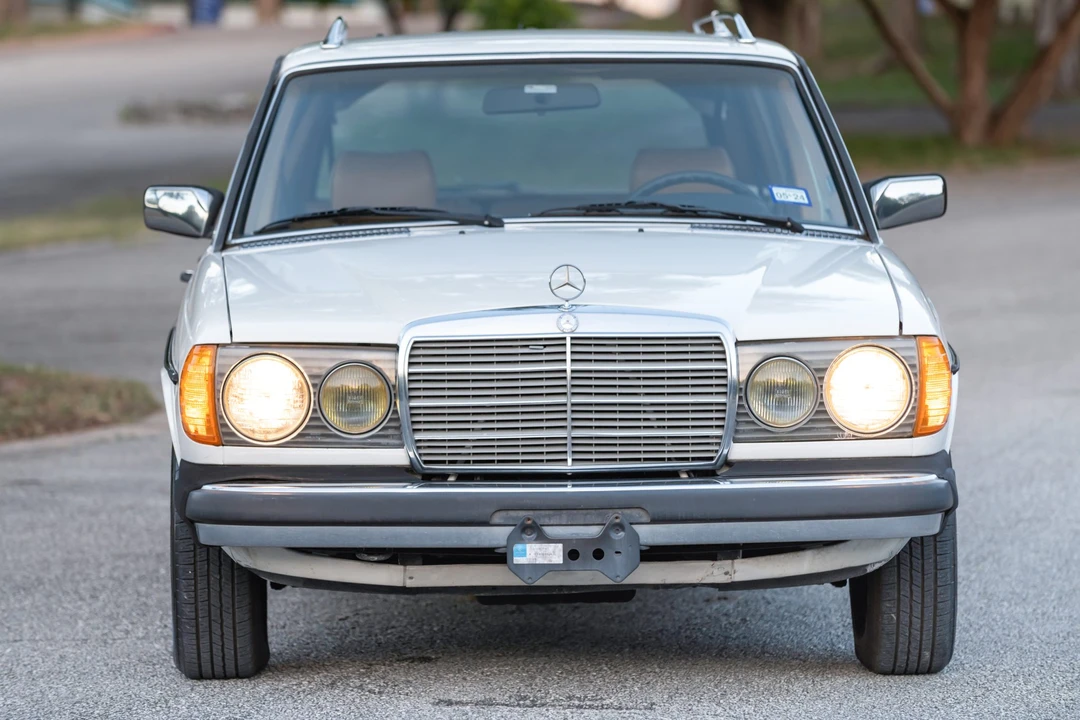 1982 Mercedes-Benz W123 Wagon (S123) - Image 11 of 31