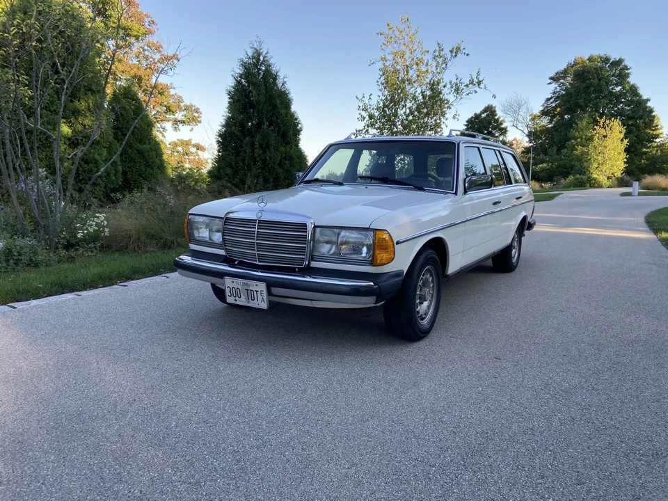 1982 Mercedes-Benz W123 Wagon (S123) - Image 2 of 31
