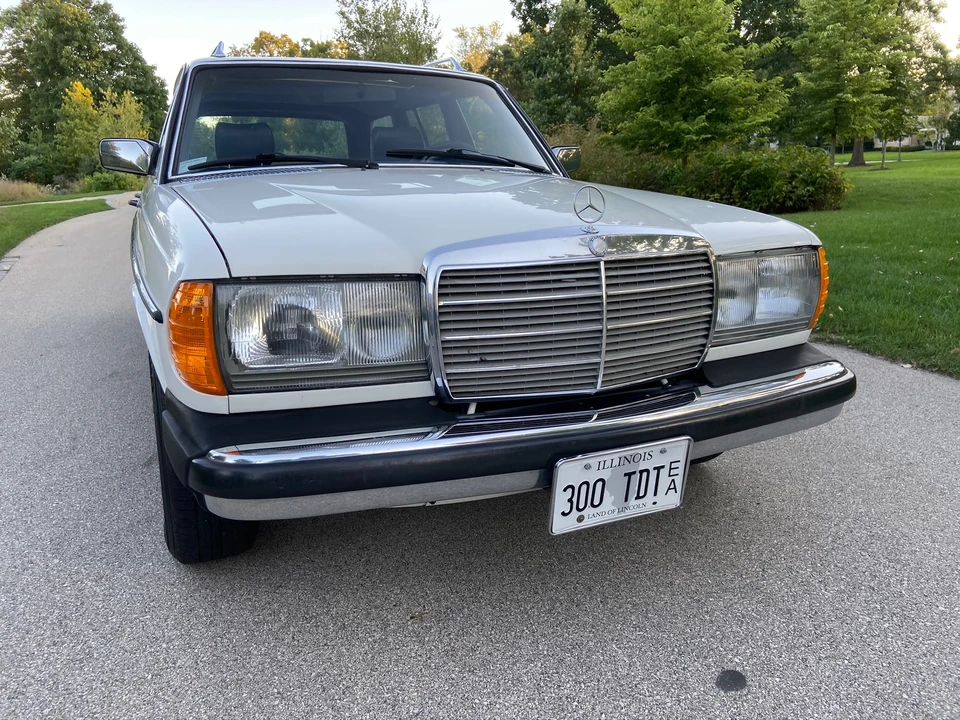 1982 Mercedes-Benz W123 Wagon (S123) - Image 9 of 31
