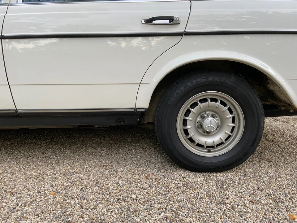 1982 Mercedes-Benz W123 Wagon (S123) - Image 25 of 31