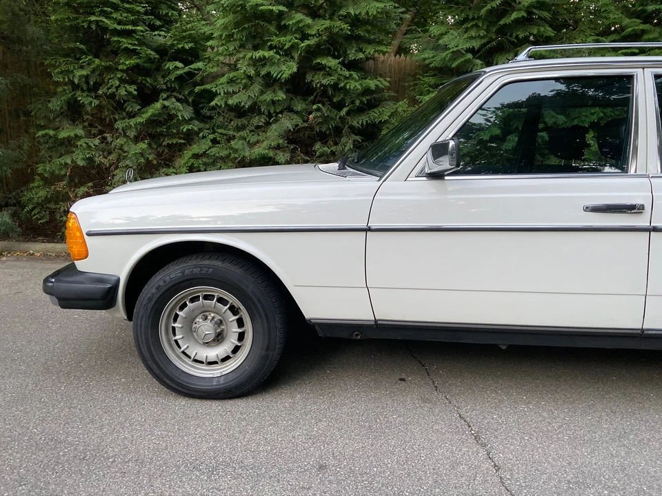 1982 Mercedes-Benz W123 Wagon (S123) - Image 13 of 31