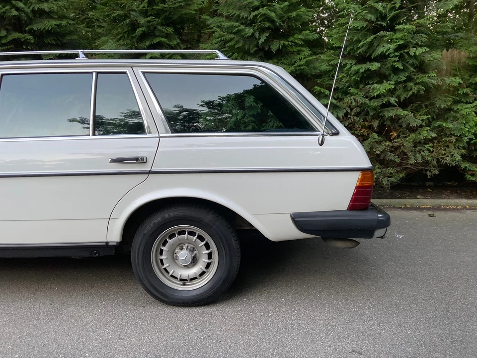 1982 Mercedes-Benz W123 Wagon (S123) - Image 15 of 31