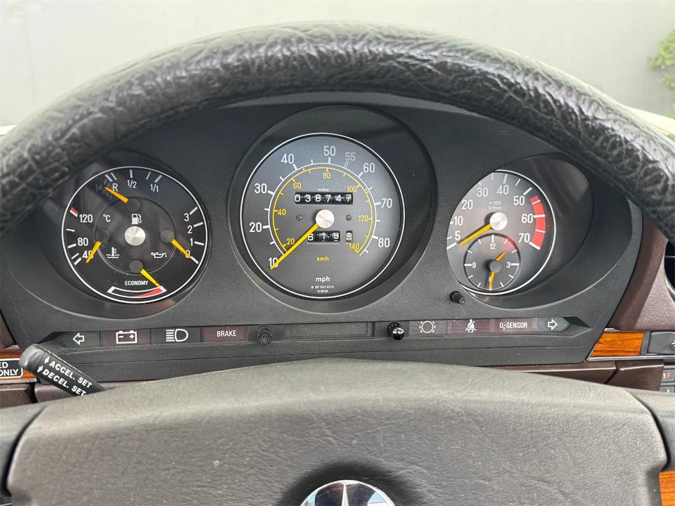 1982 Mercedes-Benz 190E - Image 22 of 31