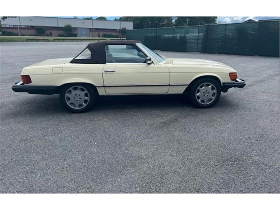 1982 Mercedes-Benz R107 SL-Class - Image 9 of 10