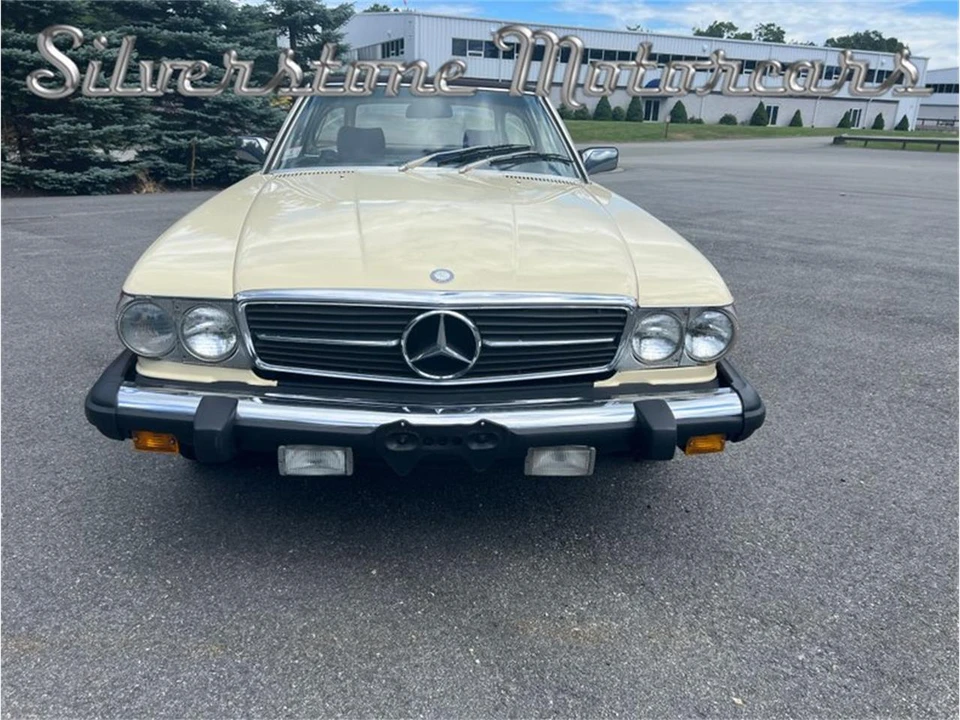 1982 Mercedes-Benz R107 SL-Class - Image 2 of 31