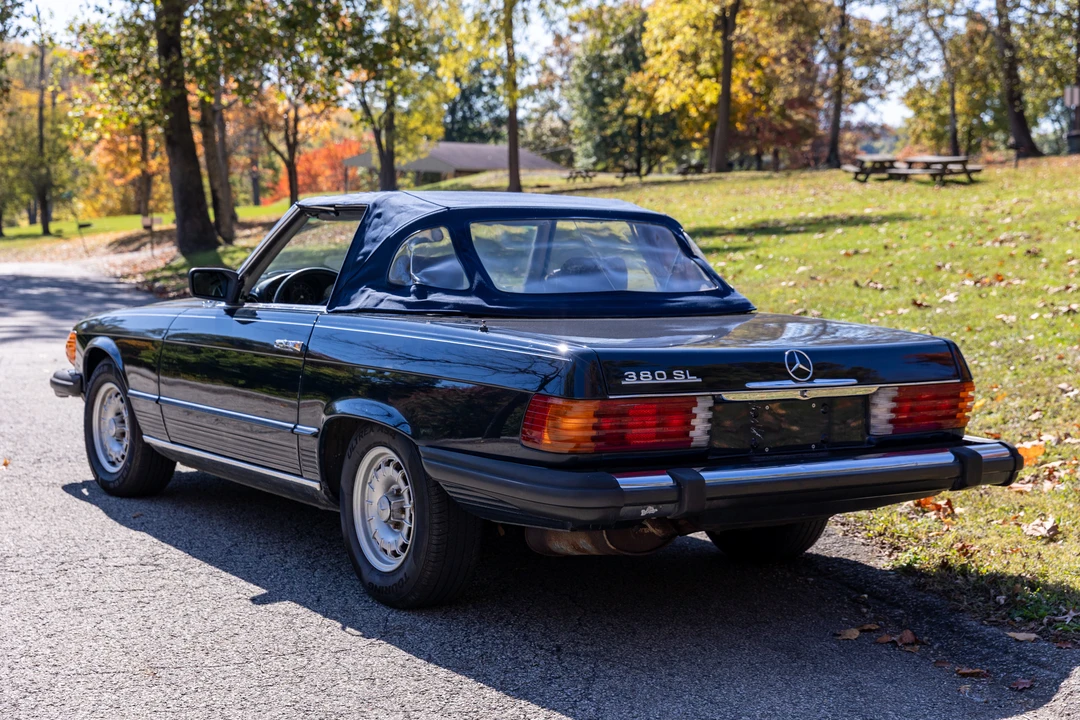 1982 Mercedes-Benz R107 SL-Class - Image 29 of 31