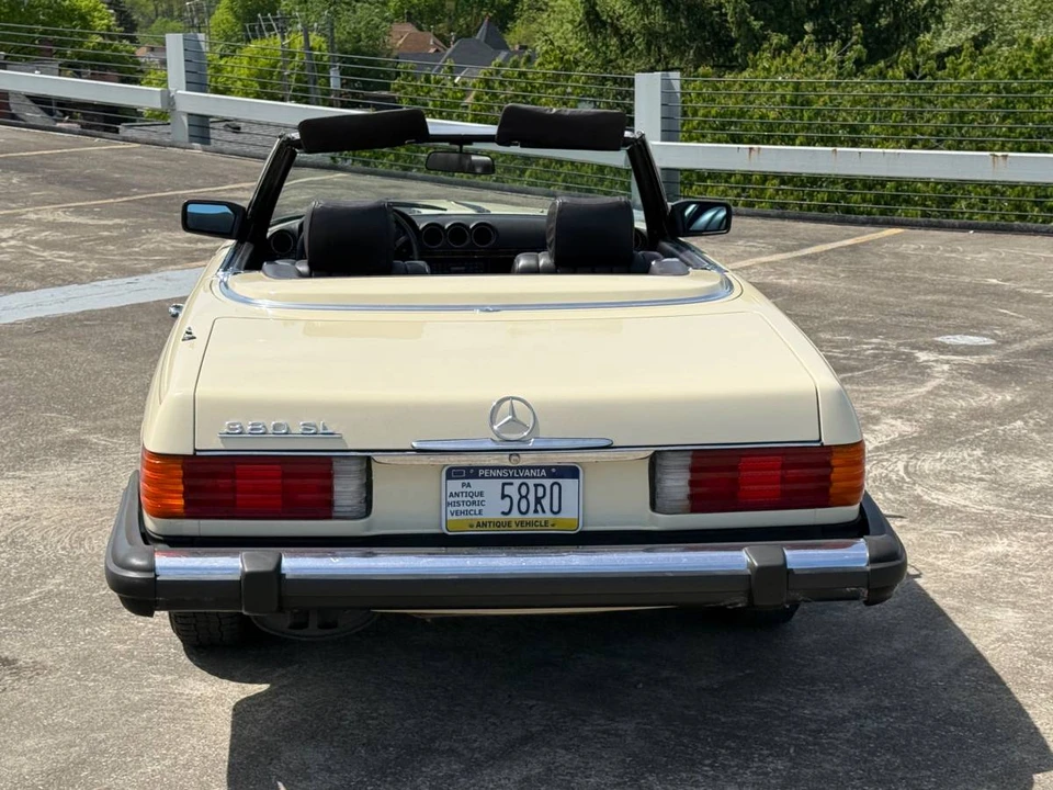 1982 Mercedes-Benz R107 SL-Class - Image 3 of 17