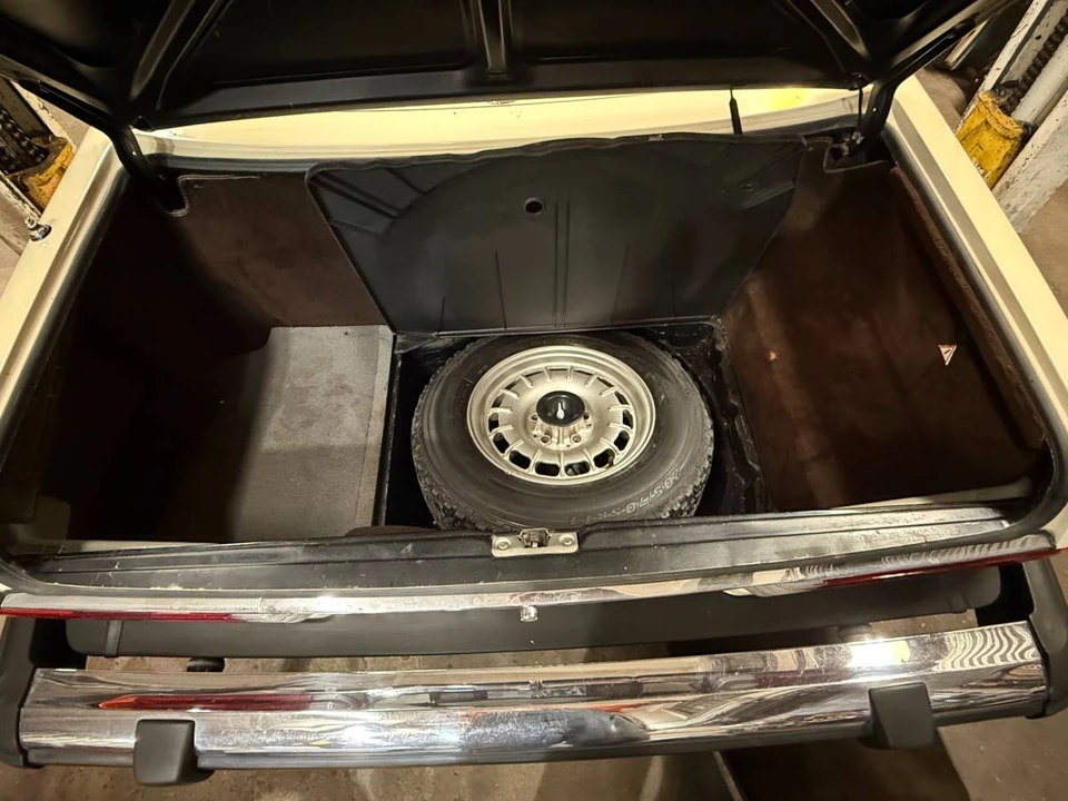 1982 Mercedes-Benz R107 SL-Class - Image 9 of 17
