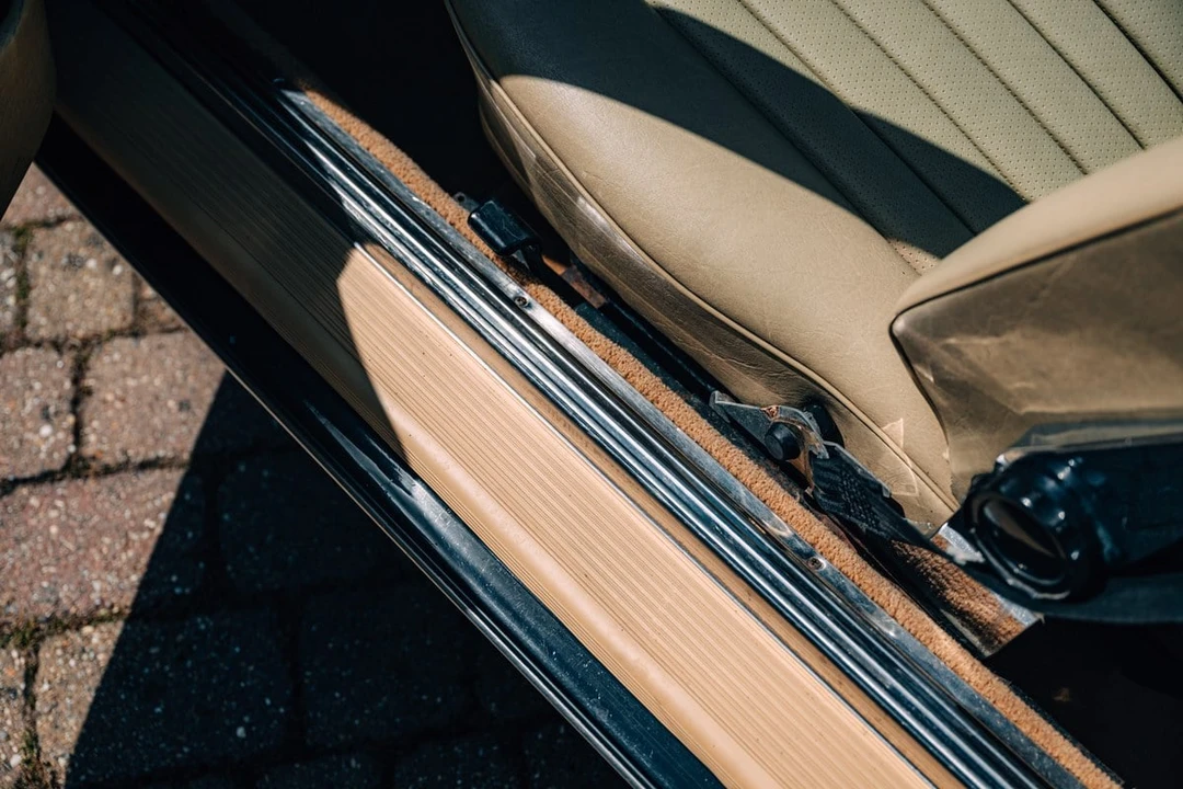1982 Mercedes-Benz R107 SL-Class - Image 29 of 30