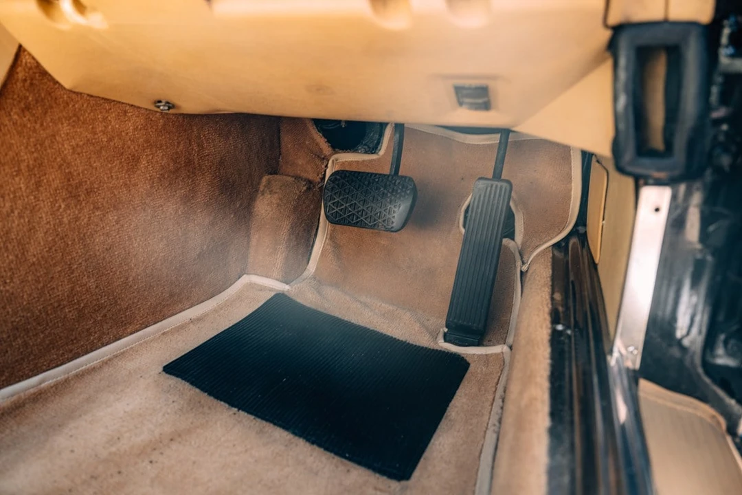 1982 Mercedes-Benz R107 SL-Class - Image 18 of 30