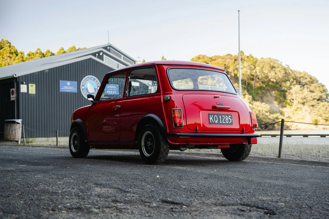 1982 Morris - Image 9 of 21