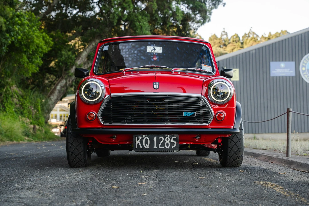 1982 Morris - Image 2 of 21