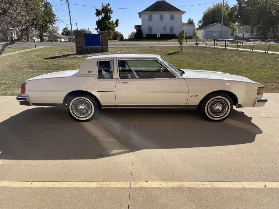 1982 Oldsmobile 88 - Image 2 of 26