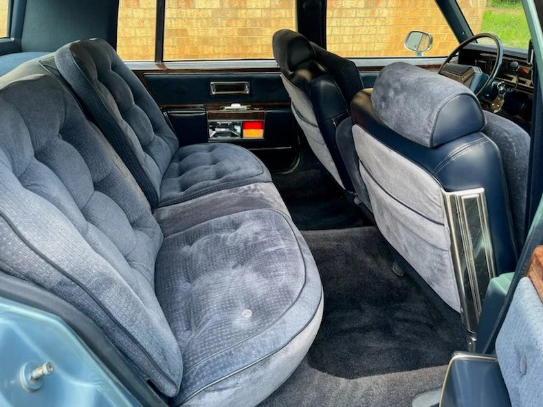 1982 Oldsmobile 98 - Image 10 of 10