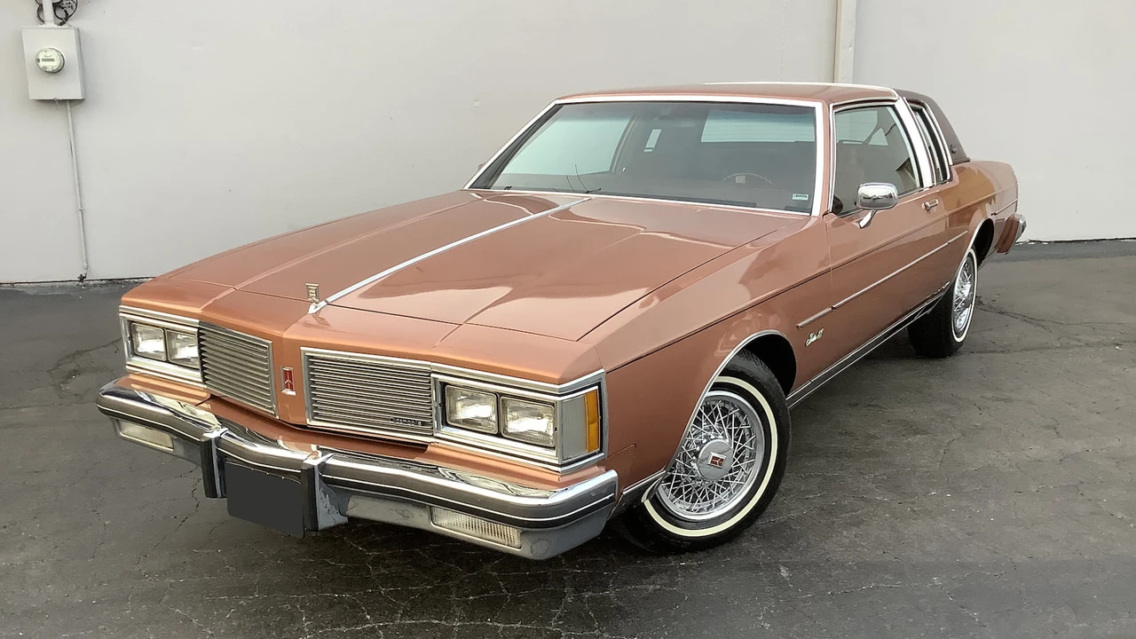 1982 Oldsmobile 88 - Image 25 of 28