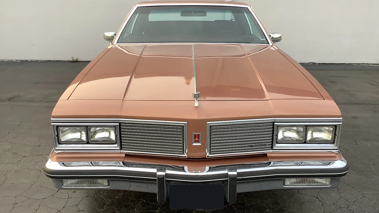 1982 Oldsmobile 88 - Image 26 of 28