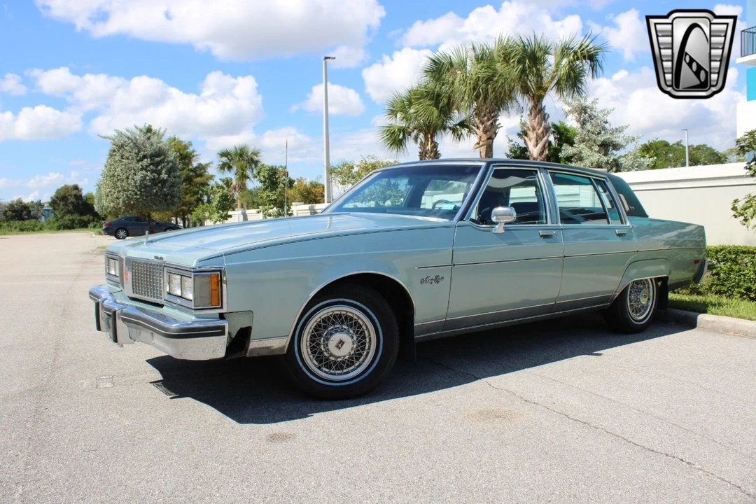 1982 Oldsmobile 98 - Image 3 of 12