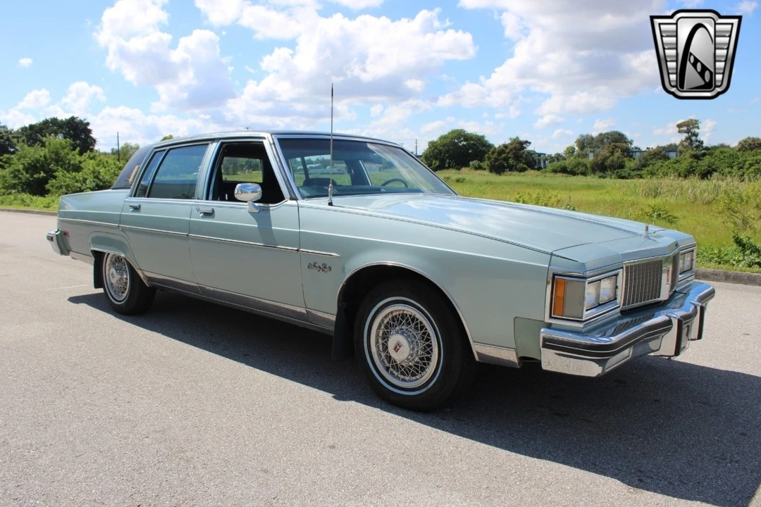 1982 Oldsmobile 98 - Image 11 of 12