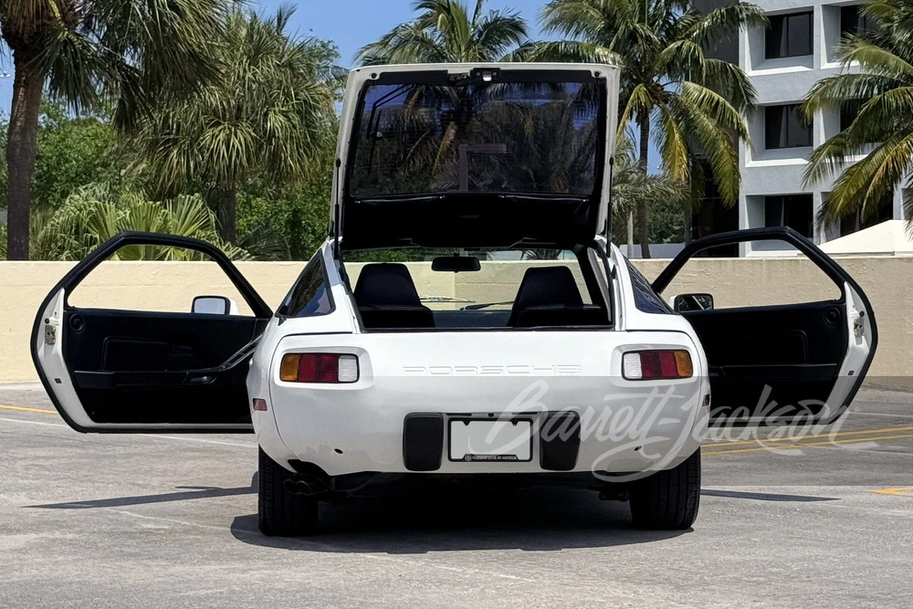 1982 Porsche 928 - Image 12 of 16