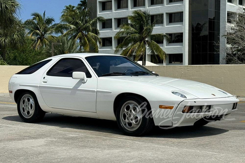 1982 Porsche 928 - Image 13 of 16