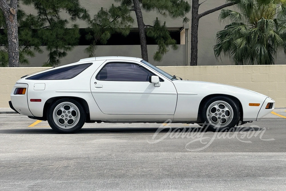 1982 Porsche 928 - Image 16 of 16