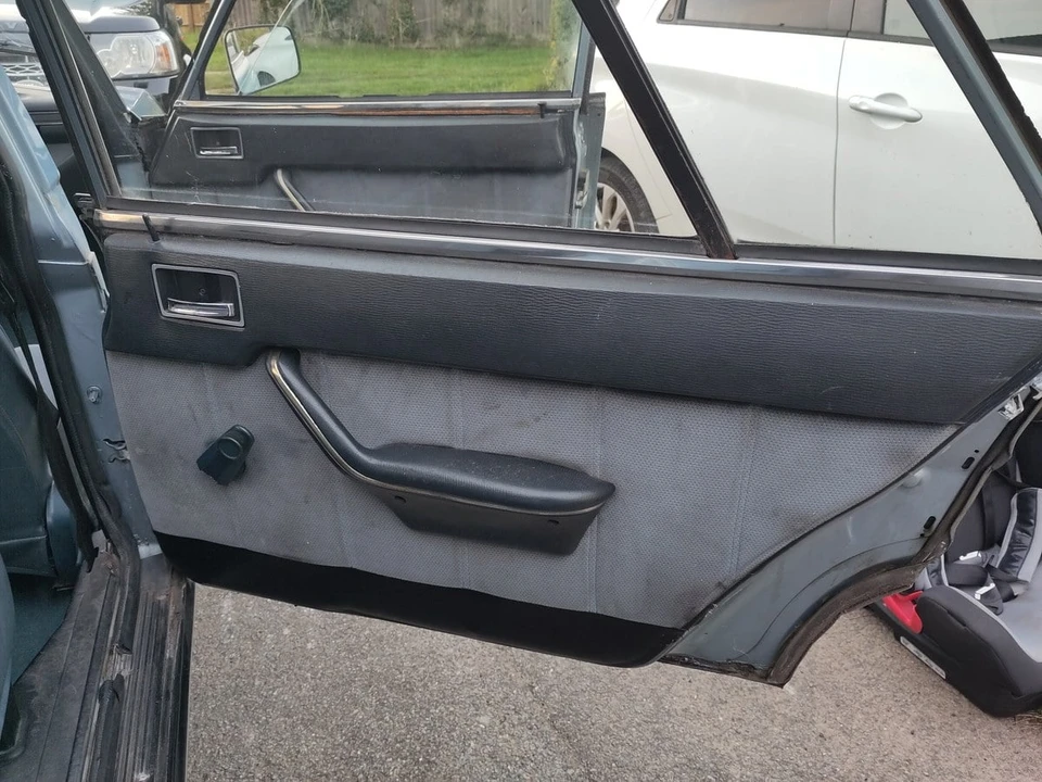 1982 Peugeot 504 - Image 16 of 30