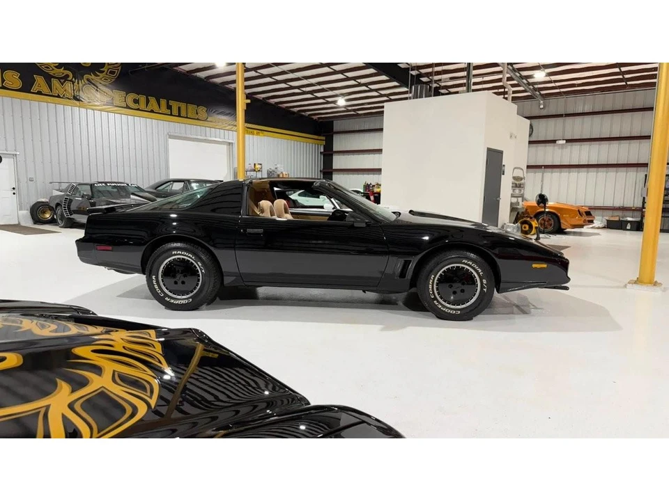 1982 Pontiac Firebird Trans Am 3rd Gen - Image 5 of 19