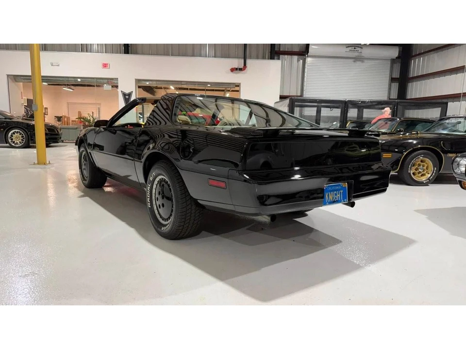 1982 Pontiac Firebird Trans Am 3rd Gen - Image 9 of 19