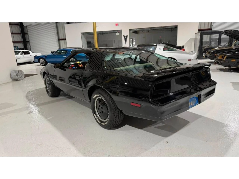 1982 Pontiac Firebird Trans Am 3rd Gen - Image 10 of 19