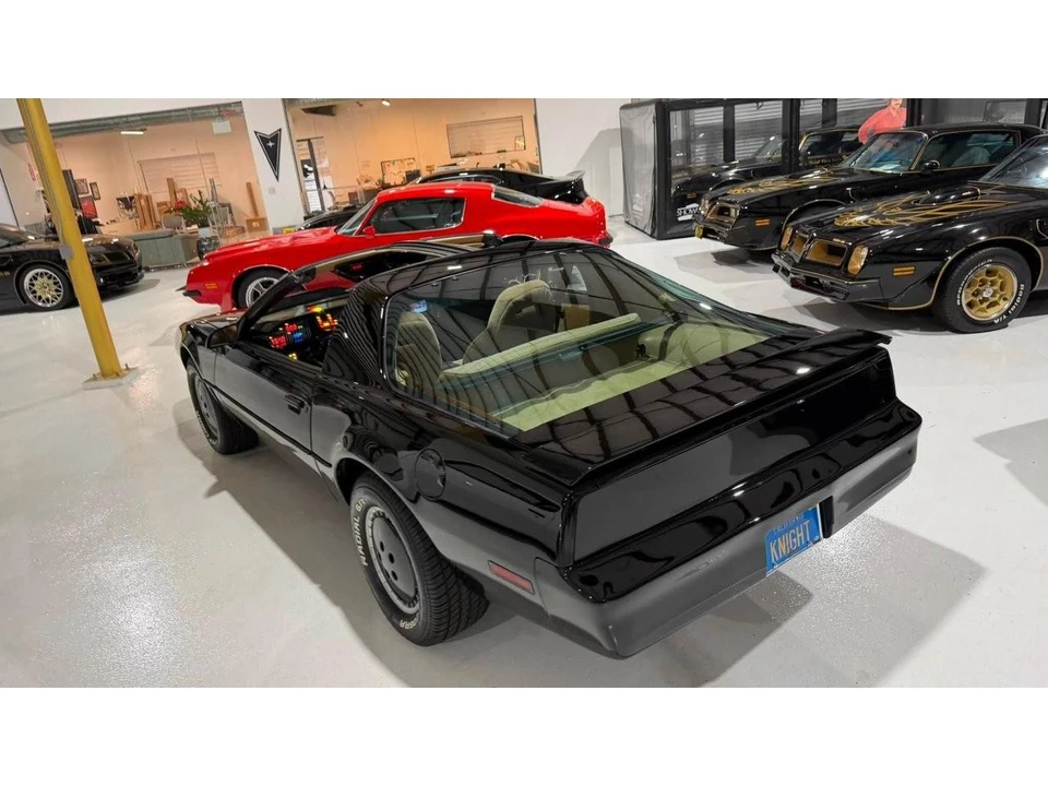 1982 Pontiac Firebird Trans Am 3rd Gen - Image 16 of 19