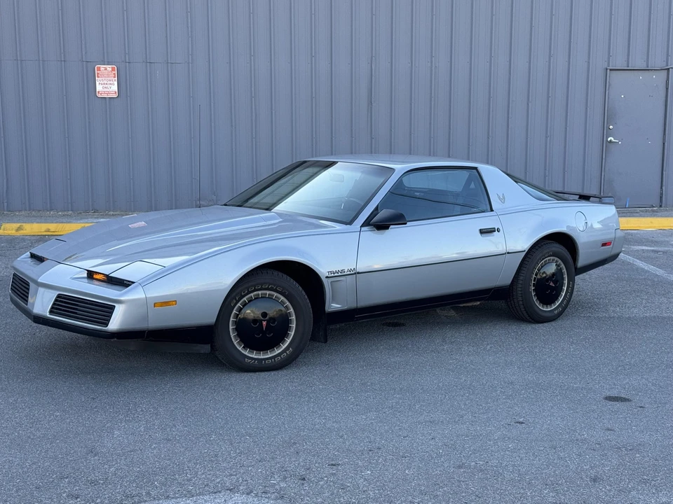 1982 Pontiac Firebird Trans Am 3rd Gen - Image 2 of 31