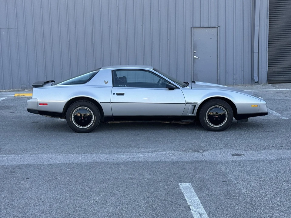 1982 Pontiac Firebird Trans Am 3rd Gen - Image 10 of 31